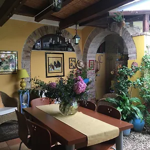 L'angolo Antico Couette-café Oristano