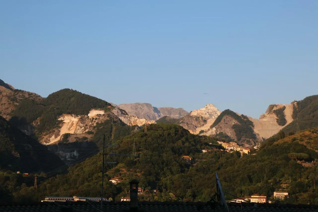 Bed & Breakfast B & B La Marmifera Carrara